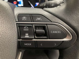 レーダークルーズコントロール(全車速追従機能付)付きです。車速に応じて追従支援してくれるので、ロングドライブも快適です。詳細は販売店スタッフまでおたずねください。