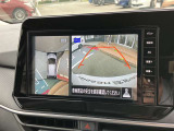 アラウンドビューモニターは4方のカメラで真上から車を見たようにモニターで確認ができる日産の自慢の装備です。是非実際の車で体感してみてください。