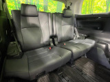 3列目シートはもちろん状態良好☆大人でもゆったりと座って頂けますので、大人数でのお出かけもラクラクです♪ご家族で、気の知れた仲間で、ドライブに行くのが楽しみですね♪
