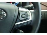【レーダークルーズコントロール】アクセルペダルを踏まなくても、車間制御モードでは、先行車の車速変化に合わせた追従走行を行い、自動的に加速・減速・停止をします。