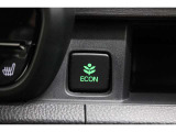 エンジン、エアコンなどを制御し低燃費な(ECONモード)に、また走りを楽しみたいとき、空調など快適性を重視したいときはスイッチOFFで通常モードに切り替えが出来ます。
