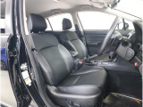 ■運転席シートです。座り心地を高めた座面構造となっておりますので、近場へのちょっとした移動やロングドライブ時など、どんな時でも快適なドライビングを楽しんでいただく事が可能です。