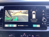 【リアカメラ】運転が苦手な方も車庫入れラクラクです!ギアをリバースに入れれば自動的にモニターが切り換わりますので、面倒な操作は不要です。狭い駐車場もお車を傷つけず安心です!