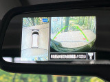 【アラウンドビューモニター】専用のカメラにより、上から見下ろしたような視点で360度クルマの周囲を確認することができます☆死角部分も確認しやすく、狭い場所での切り返しや駐車もスムーズに行えます。