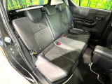 後部座席も気になるようなキズ・汚れやへたり等、大きなダメージはなく、良好な状態です。