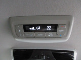 エアコンはリア席からも操作可能です