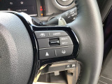 Hondaセンシングの機能のひとつ、アダプティブクルーズコントロール付!アクセルから足を離しても設定したスピードと前車との車間を保ち走行してくれます!車線維持もアシスト☆高速道路で疲労軽減ですね☆