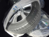 純正18インチアルミ!