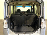 普段のお買い物や通勤、送迎等に十分な荷室スペースを確保しております。セカンドシートを倒すと、大きな荷物の積載も可能です♪