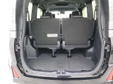 ワゴンならではの広々としたラゲージスペースを備えています。ライフスタイルに合わせていろいろな物を積み込めます!