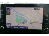 9インチディスプレイオーディオを装備。ナビキットを搭載していますので画面に地図を表示できます。また、フルセグTVの視聴もできます。