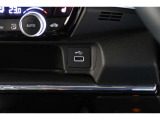 スマートフォンなどの音楽再生が可能なUSB接続ジャック装備車両です♪♪♪