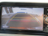 バックガイドモニターで、後方を確認しながら安心して駐車することができます。運転初心者も熟練者も必須の機能ですよ!