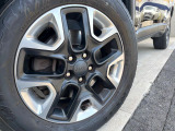 ●純正〇〇インチアルミホイール:輸入車ならではの卓越した走りを支えるホイールと足回りです!日本車の走りに慣れている方にもぜひ体感して頂きたいほど、高いレベルでまとまっています!