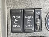 【両側パワースライドドア】スマートキーや運転席のスイッチで後席両側スライドドアの開閉が可能♪電動だから力を入れてドアを開ける必要が無く、小さなお子様でも簡単に開け閉めでき快適です♪