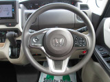 エアバック付きのステアリングはナビ操作やクルーズコントロールなど便利です!!