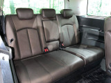 3列目シートはもちろん状態良好☆大人でもゆったりと座って頂けますので、大人数でのお出かけもラクラクです♪ご家族で、気の知れた仲間で、ドライブに行くのが楽しみですね♪