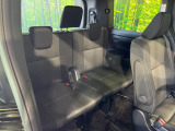 3列目シートはもちろん状態良好☆大人でもゆったりと座って頂けますので、大人数でのお出かけもラクラクです♪ご家族で、気の知れた仲間で、ドライブに行くのが楽しみですね♪