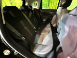コンパクトカーですが、セカンドシートは十分な広さがあり快適にお乗りいただけます♪シートを倒して大きな荷物を積んだりと、用途の幅が広い1台です。