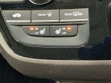 運転席/助手席シートヒーターで寒い日もすぐに温かくなり快適に過ごせます。2段階の温度調整が可能です