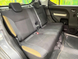 後部座席も気になるようなキズ・汚れやへたり等、大きなダメージはなく、良好な状態です。