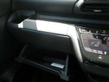 助手席側の収納スペースも豊富です★