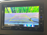 【バックカメラ】駐車時に後方がリアルタイム映像で確認できます。大型商業施設や立体駐車場での駐車時や、夜間のバック時に大活躍!運転スキルに関わらず、今や必須となった装備のひとつです!