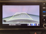 【バックカメラ】運転が苦手な方も車庫入れラクラクです!ギアをリバースに入れれば自動的に切り換わりますので、面倒な操作は不要です♪狭い駐車場もお車を傷つけず安心ですね!