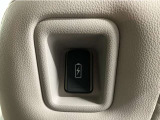 後部座席にもUSBソケット搭載です!!