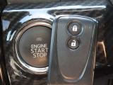 スマートキーはポケットやバッグに入れておけば、ノブに触れただけでロックの解除が可能です!あとはブレーキを踏んでスイッチを押すだけ!簡単にエンジンをかける事ができます♪