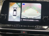 【アラウンドビューモニター】車を上から見下ろしているかのような映像で周囲の状況がひと目で確認、狭い駐車場に駐車するときも安心です♪♪障害物などがあると警告音がなりますので安心して駐車が出来ます★