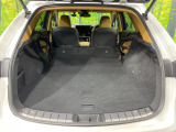 後席を格納すると、これだけの広さが!シーンに合わせたシートアレンジで、大きな荷物も積むことが出来ます♪