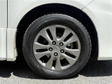 ☆純正アルミホイールで足回りもかっこよくきまってます♪