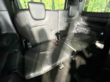 3列目シートはもちろん状態良好☆大人でもゆったりと座って頂けますので、大人数でのお出かけもラクラクです♪ご家族で、気の知れた仲間で、ドライブに行くのが楽しみですね♪