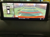 狭い場所での駐車やすれ違いなどでより的確な運転操作に役立つ360&deg;ビューモニターが装備されています。