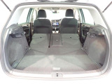 ラゲージルームだって広々です!シートを倒して更にお荷物積めちゃいます♪