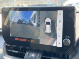 【パノラミックビューモニター】専用のカメラにより、上から見下ろしたような視点で360度クルマの周囲を確認することができます☆死角部分も確認しやすく、狭い場所での切り返しや駐車もスムーズに行えます。