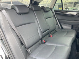 後部座席も気になるようなキズ・汚れやへたり等、大きなダメージはなく、良好な状態です。