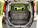 普段のお買い物や通勤、送迎等に十分な荷室スペースを確保しております。セカンドシートを倒すと、大きな荷物の積載も可能です♪