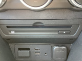 CD/DVD/AUXが装備されていて車内が充実していますね!