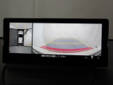 狭い場所での駐車やすれ違いなどでより的確な運転操作に役立つ360&deg;ビューモニターが装備されています。