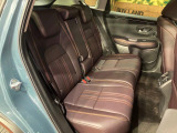 後部座席も気になるようなキズ・汚れやへたり等、大きなダメージはなく、良好な状態です。