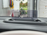 【ヘッドアップディスプレイ】運転に必要な情報やセーフティーサポートの警告などをメーターパネルを見なくても確認ができます☆視線移動が少なくなり安全運転ができますね♪