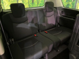 3列目シートはもちろん状態良好☆大人でもゆったりと座って頂けますので、大人数でのお出かけもラクラクです♪ご家族で、気の知れた仲間で、ドライブに行くのが楽しみですね♪