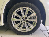 【純正18インチアルミホイール】外観にマッチした純正アルミホイールを装着しております。各種社外アルミホイールや、スタッドレスタイヤも取扱いしております。是非ご相談ください♪