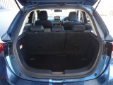 トランクには実用的なスペースが確保されております。