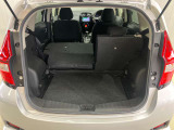 【ラゲッジルーム】後部座席を倒せば大きな荷物も積むことが出来ます!!大きなゴルフバックなどもつめます。