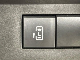 【パワースライドドア】スマートキーや運転席のスイッチでスライドドアの開閉が可能♪電動だから力を入れてドアを開ける必要が無く、小さいお子様でも、重い荷物を持っている時もラクに開け閉めできます♪