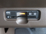 『ETC搭載』 高速利用時に便利なETCを搭載しております。高速道路での利用がスムーズになります!これで長旅も楽々♪納車時にセットアップをさせていただきますので、カードを差し込むだけでご利用いただけま