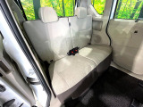 後部座席も気になるようなキズ・汚れやへたり等、大きなダメージはなく、良好な状態です。